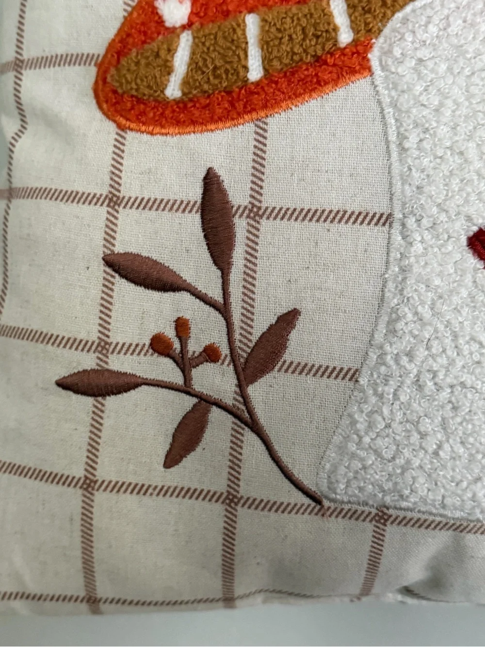 Mushroom decorative throw